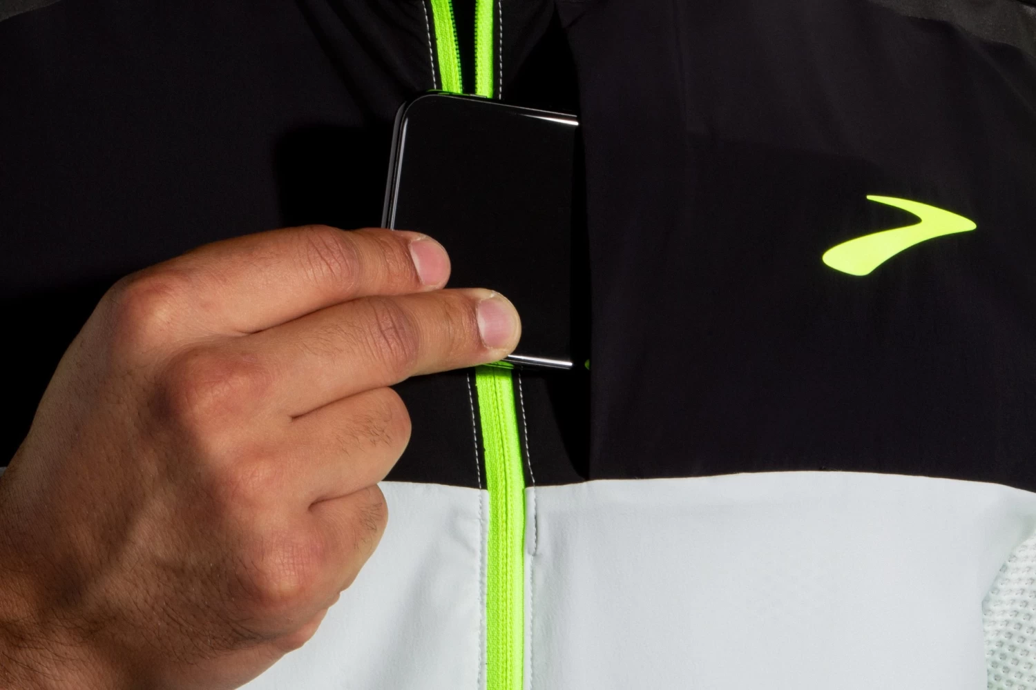 Brooks Men's Carbonite Vest - Icy Grey/Black/Nightlife (211358030) 8 Brooks Men's Carbonite Vest - Icy Grey/Black/Nightlife (211358030) - Image 6