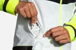 Brooks Women's Carbonite Jacket - Icy Grey/Black/Nightlife (221493030) 16 Brooks Women's Carbonite Jacket - Icy Grey/Black/Nightlife (221493030) -Chic Sportswear Store 221493 030 D4 Carbonite Jacket