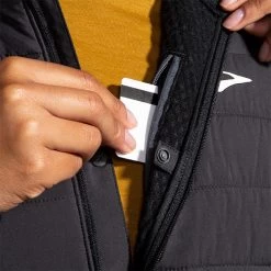 Brooks Women's Shield Hybrid Jacket - Black (221557001) -Chic Sportswear Store 221557 001 D2 Shield Hybrid Jacket 2