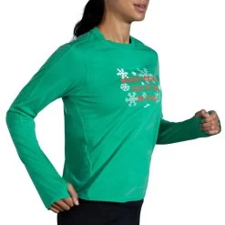 Brooks Women's Run Merry Distance Long Sleeve - Green/Run Merry (221563377) 9 Brooks Women's Run Merry Distance Long Sleeve - Green/Run Merry (221563377) -Chic Sportswear Store 221563 377 MV Run Merry Distance Graphic LS