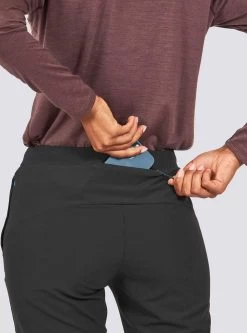 Janji Women's Mercury Track Pants - Midnight (WP03A-F21-MID) -Chic Sportswear Store JANJI WP03A 05 MIDNIGHT 720x 62b31552 dffe 46c6 86d9 30cbee1c6d21