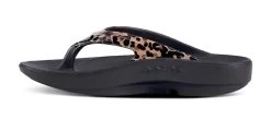 Oofos Women's OOlala Limited Sandal - Black/Leopard (1403) -Chic Sportswear Store ezgif.com gif maker 2022 09 26T095924.039