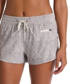 Vuori Women's Clementine Short 2.0 -Chic Sportswear Store vuori womens clementine shorts 2 pale wheat samba 3